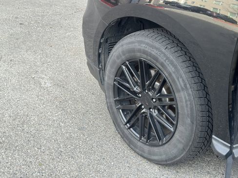 Used 2019 Nissan Pathfinder SL image 12