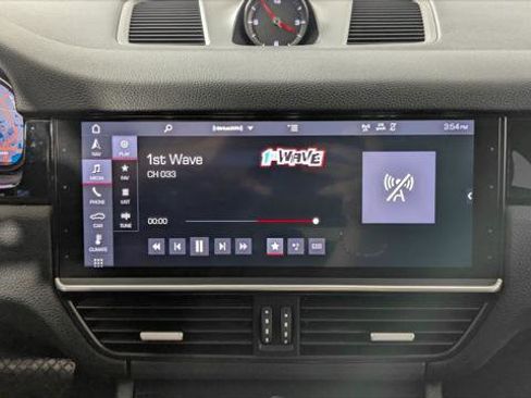 Used 2019 Porsche Cayenne image 30