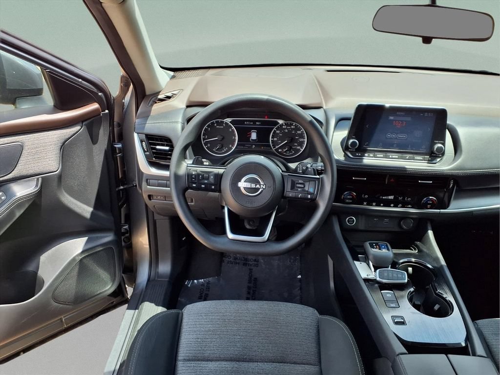 Used 2022 Nissan Rogue SV FWD image 9