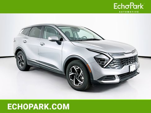 Used 2025 Kia Sportage LX image 1