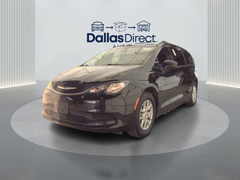 Used 2021 Chrysler Voyager Lxi image 4