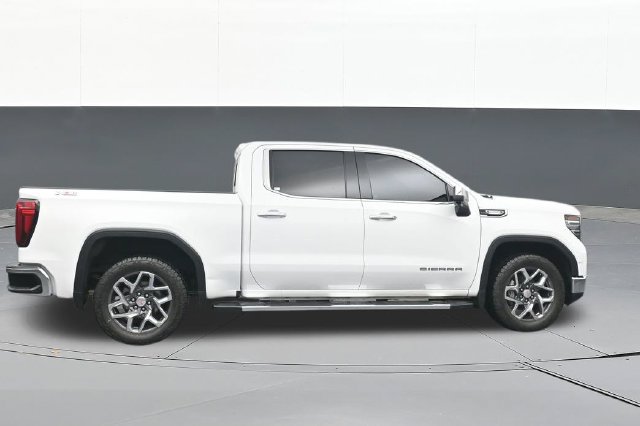 Used 2023 GMC Sierra 1500 SLT w/ SLT Premium Package AWD/4WD image 17