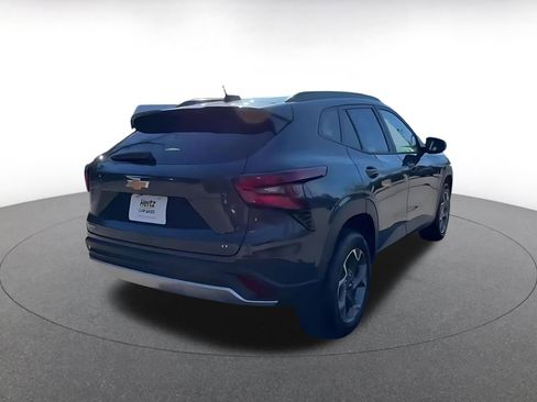 Used 2025 Chevrolet Trax LT image 14