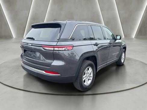 Used 2023 Jeep Grand Cherokee Laredo w/ Luxury Tech Group I AWD/4WD image 7