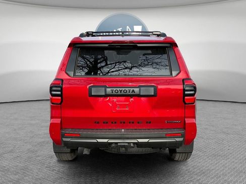 Certified 2025 Toyota 4Runner TRD Off-Road Premium image 5