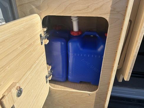 Used 2024 Mercedes-Benz Sprinter 2500 image 20