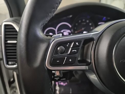 Used 2022 Porsche Cayenne S image 14