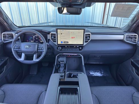 Used 2025 Toyota Tundra Limited image 12