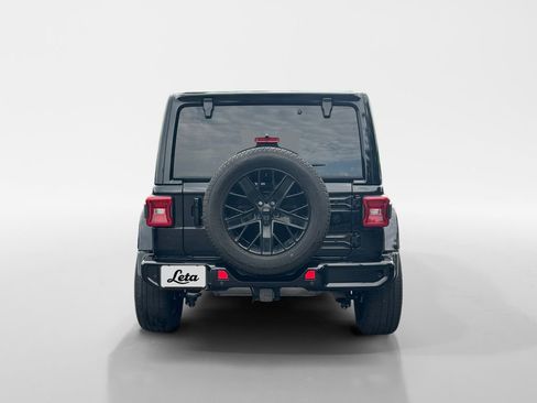 Used 2023 Jeep Wrangler Unlimited Sahara AWD/4WD image 5