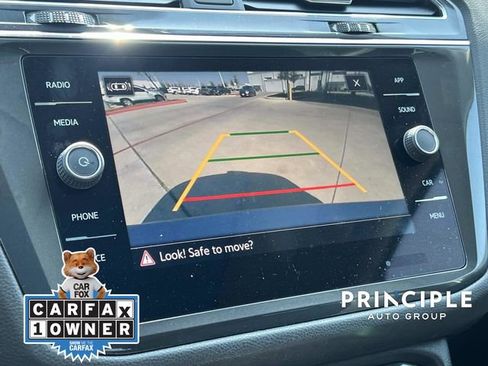 Certified 2023 Volkswagen Tiguan SE w/ Panoramic Sunroof Package image 24