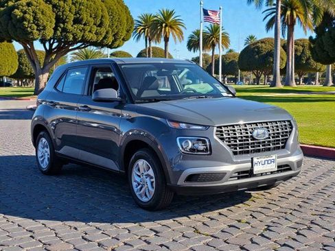 New 2026 Hyundai Venue SE image 4
