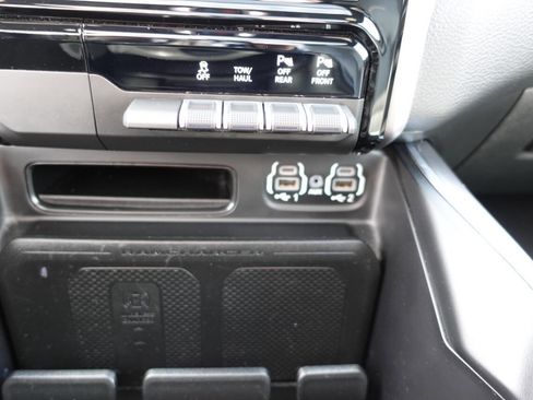 Used 2022 RAM 1500 Laramie AWD/4WD image 56