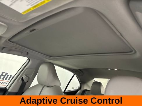 Used 2022 Toyota Camry SE w/ Convenience Package FWD image 10