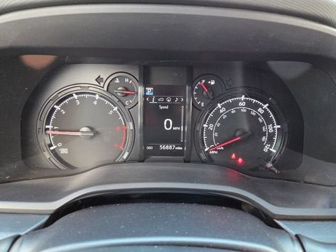 Used 2022 Toyota 4Runner SR5 Premium w/ Moonroof Package RWD image 32