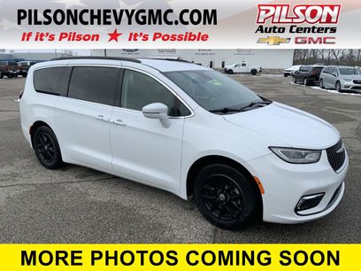 Used 2022 Chrysler Pacifica Touring-L