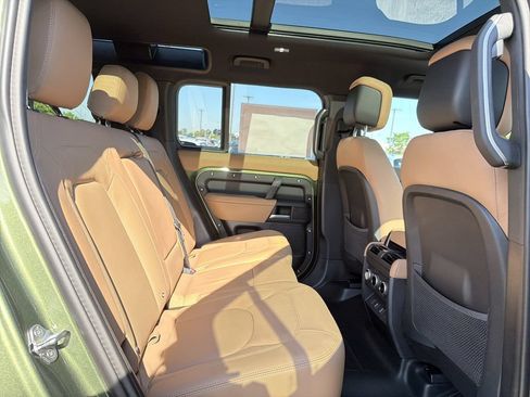 New 2026 Land Rover Defender 110 X-Dynamic SE AWD/4WD image 13