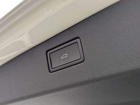 New 2026 Volkswagen Tiguan SE image 30