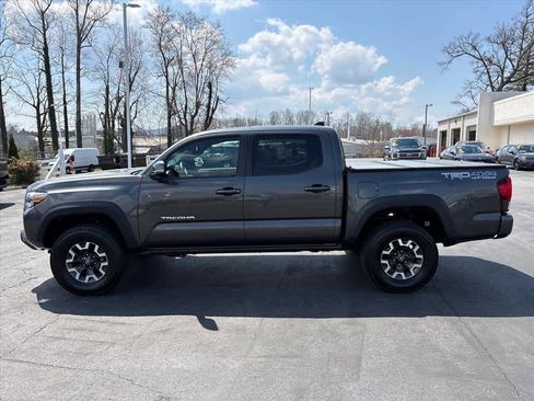 Used 2018 Toyota Tacoma TRD Off-Road image 26