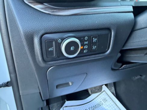 Used 2023 Ford Explorer Limited AWD/4WD image 18