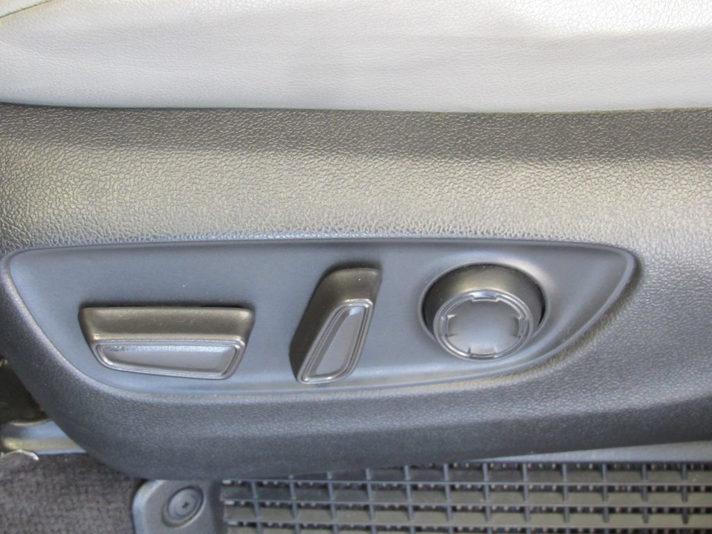 Certified 2024 Toyota Sienna XLE FWD image 12