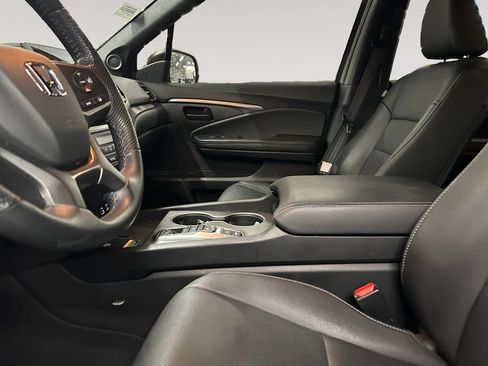 Used 2025 Honda Passport EX-L image 9