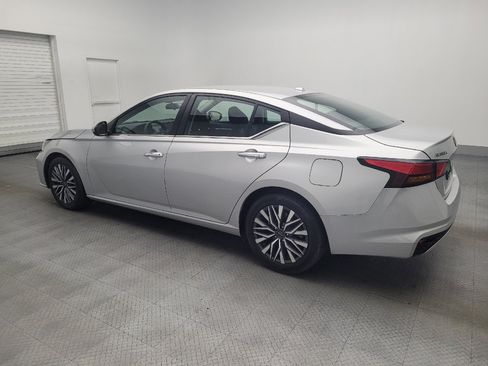 Used 2023 Nissan Altima 2.5 SV image 3