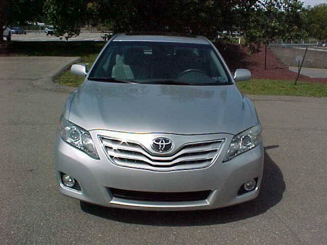 Used 2011 Toyota Camry XLE w/ SE/XLE Extra-Value Pkg FWD image 34