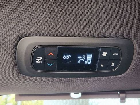 New 2026 Chrysler Pacifica Select image 22