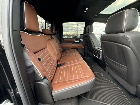 Used 2025 GMC Sierra 2500 Denali Ultimate w/ Snow Plow Prep/Camper Package image 28