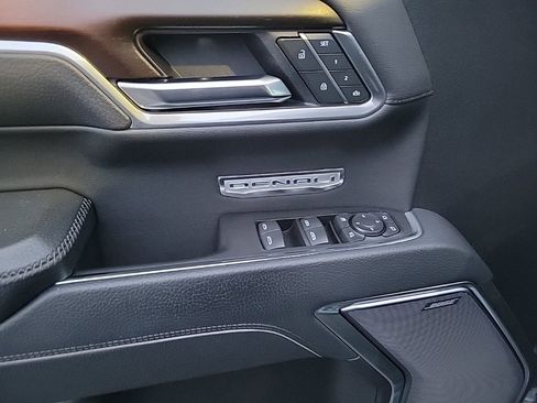 Used 2025 GMC Sierra 1500 Denali w/ Technology Package image 6