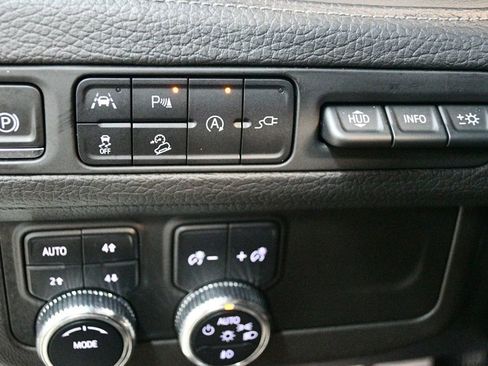 Used 2021 GMC Yukon Denali w/ Denali Premium Package image 74