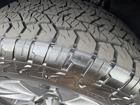 Certified 2022 Chevrolet Tahoe Z71 w/ Luxury Package image 21