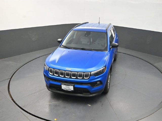 Used 2022 Jeep Compass Latitude AWD/4WD image 12
