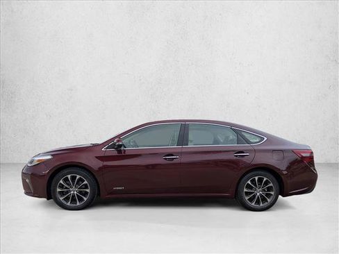 Used 2016 Toyota Avalon XLE Premium image 9