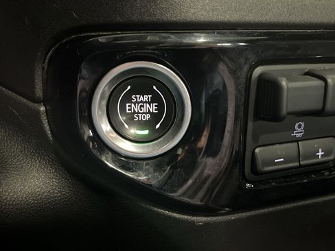 Used 2023 Chevrolet Silverado 1500 High Country w/ Technology Package image 32