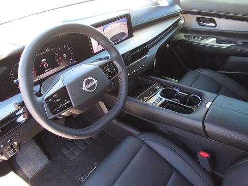 Used 2025 Nissan Murano SL AWD/4WD image 17