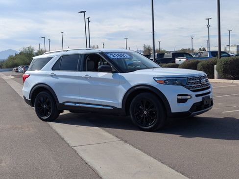 Used 2024 Ford Explorer Limited image 7