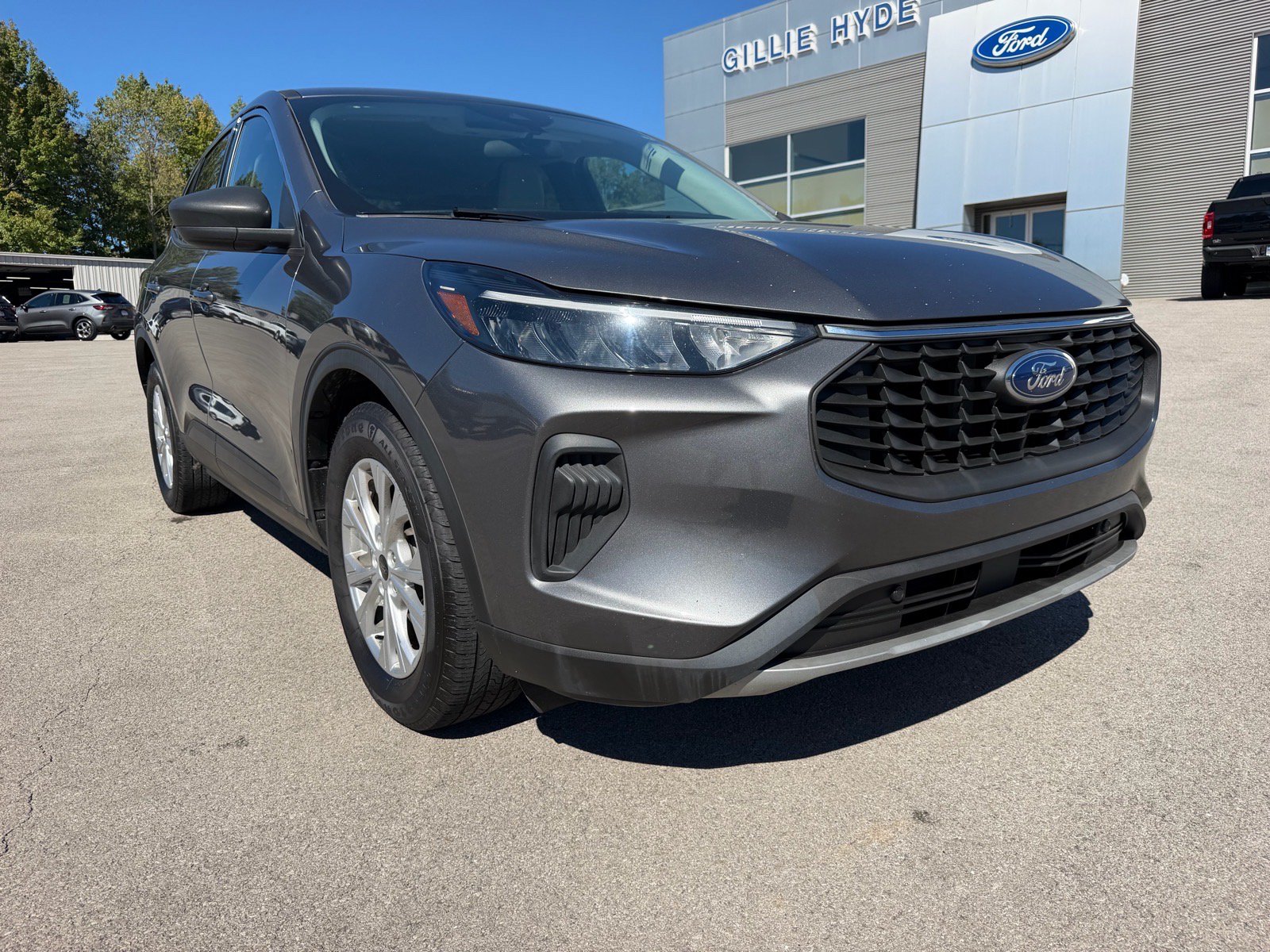 Used 2023 Ford Escape Active w/ Tech Pack #1 FWD image 2