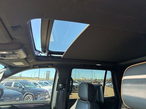 Used 2021 GMC Yukon AT4 w/ AT4 Premium Package image 18