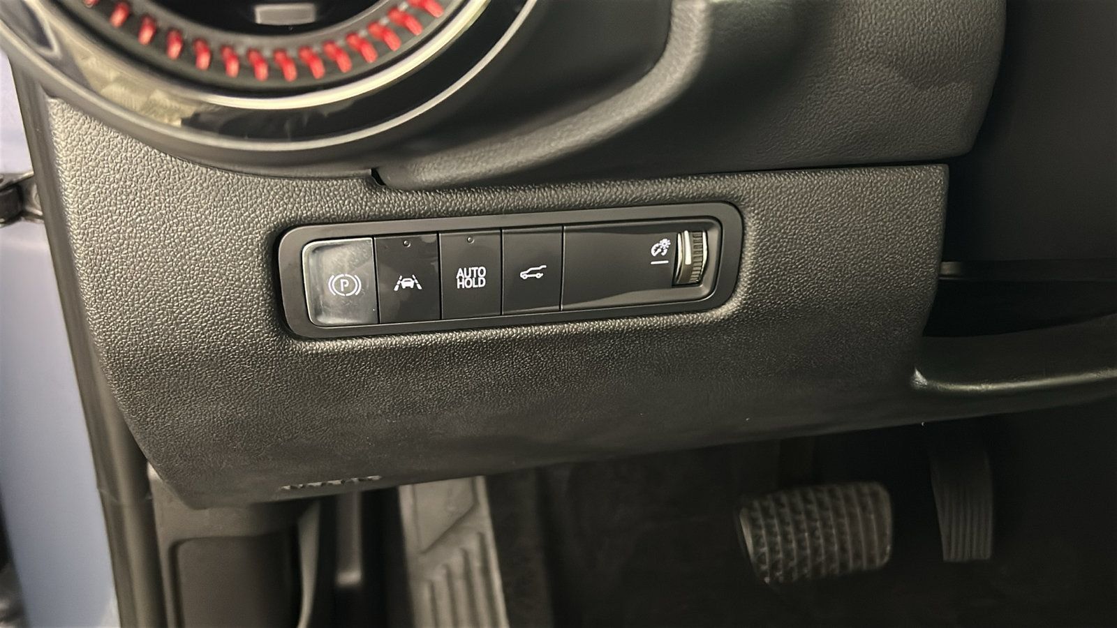 Used 2024 Chevrolet Equinox EV RS FWD image 24
