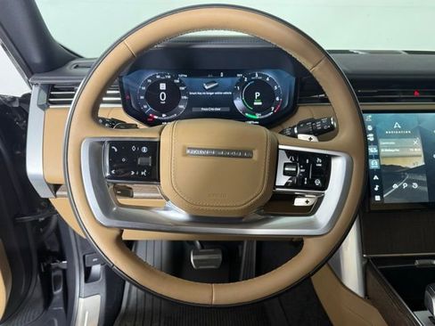 Used 2025 Land Rover Range Rover SE image 17