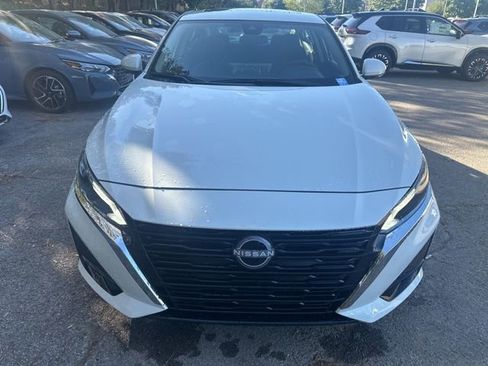 New 2025 Nissan Altima 2.5 SL image 2