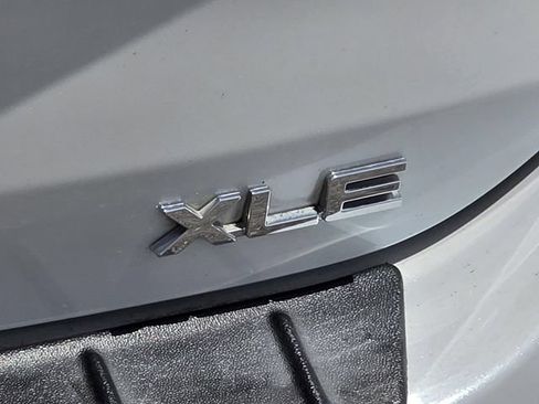 Used 2023 Toyota Highlander XLE FWD image 32