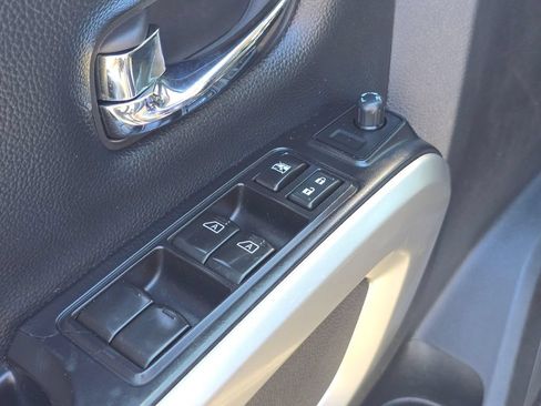 Used 2017 Nissan Titan SL w/ SL Towing Convenience Package AWD/4WD image 23