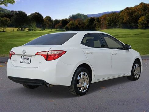 Used 2017 Toyota Corolla LE FWD image 4