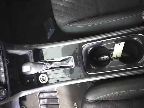 Certified 2022 Nissan Kicks SV image 12