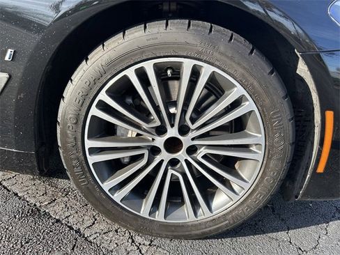 Used 2019 BMW 530e w/ Convenience Package image 26