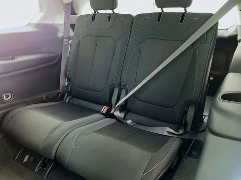 Used 2023 Jeep Grand Cherokee L Laredo image 31