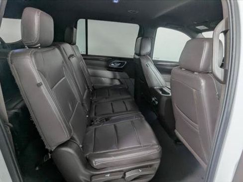 Used 2022 GMC Yukon XL SLE w/ Gmc Pro Safety Plus Package AWD/4WD image 24