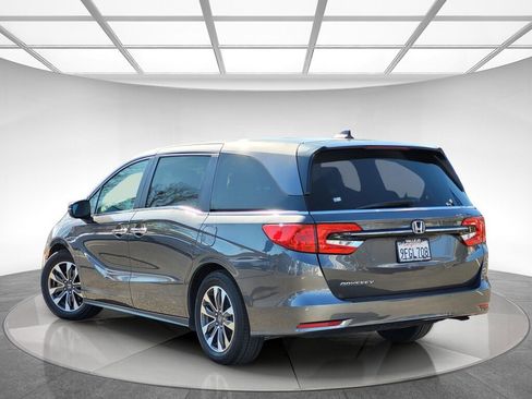 Certified 2023 Honda Odyssey EX-L image 4
